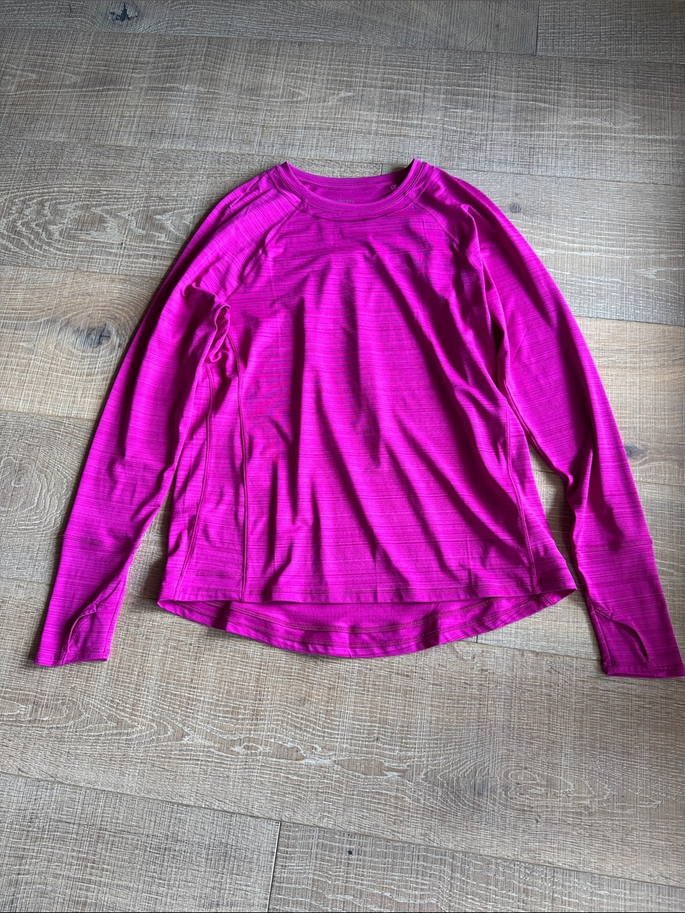 ATHLETA Bright Magenta Long Sleeve sun protection Top M thumb holes